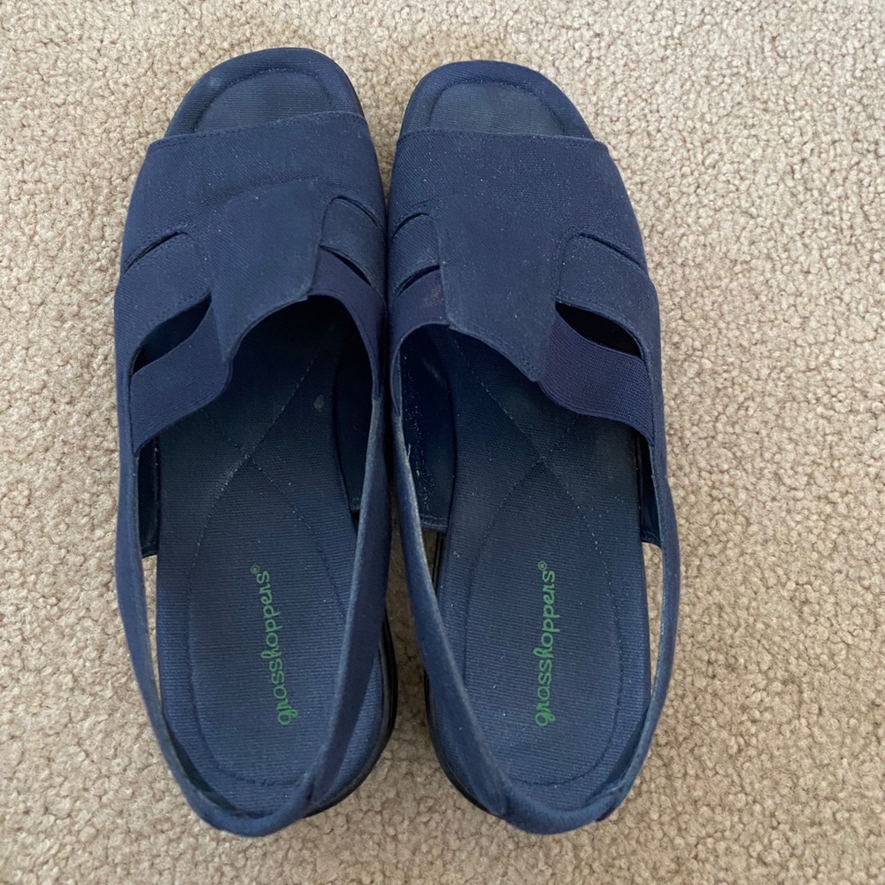 Women’s Grasshoppers